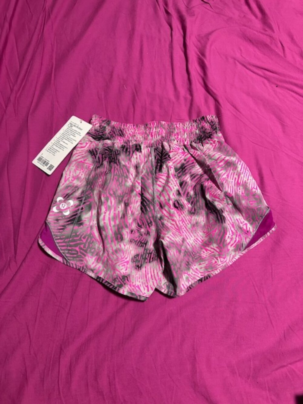 NWT Lululemon seawheeze reflective shorts size 2